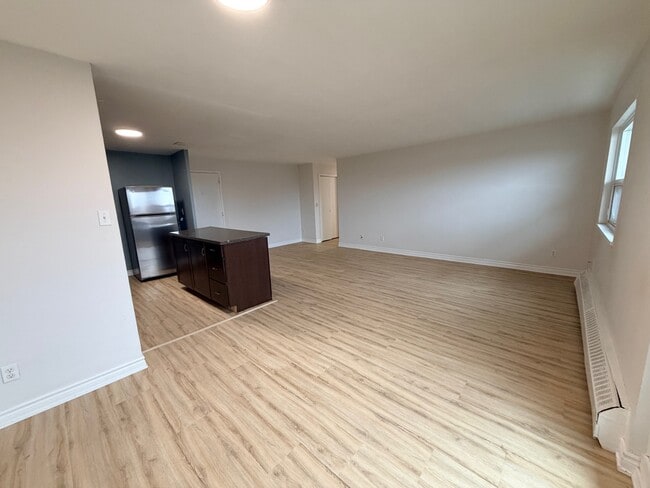 Building Photo - 20 Bradmon Dr