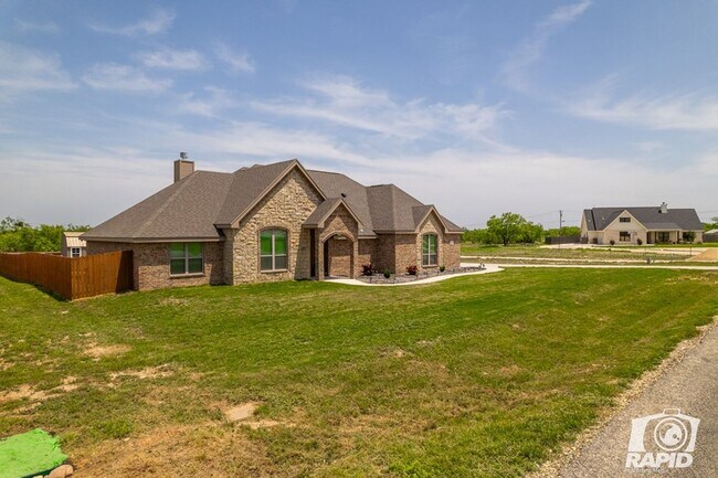 Foto del edificio - COMING SOON!! NOW AVAILABLE - Luxury Rental on Over an Acre!