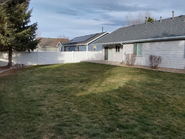 Foto del edificio - 6883 Mount Democrat St