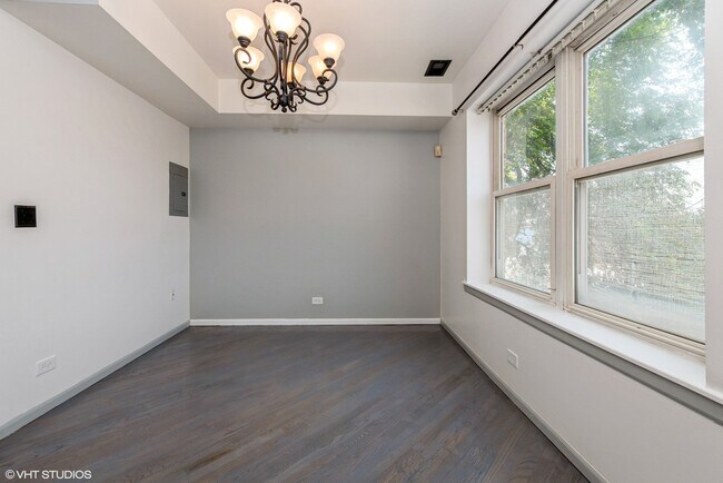 Foto del edificio - 8010 S Ridgeland Ave