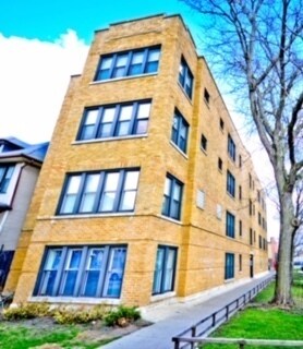 Foto principal - 3422 W Leland Ave