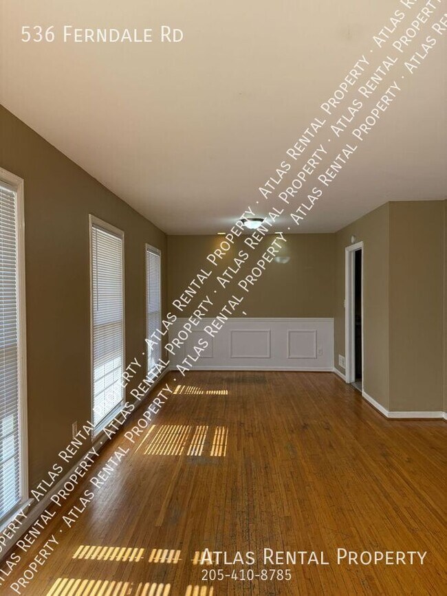 Foto del edificio - 536 Ferndale Rd