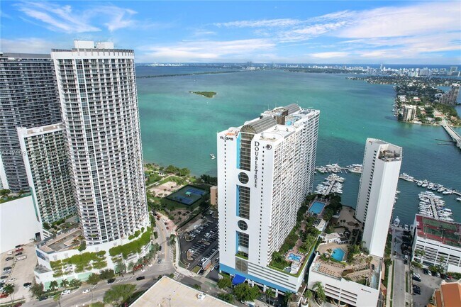 Foto del edificio - 1717 N Bayshore Dr