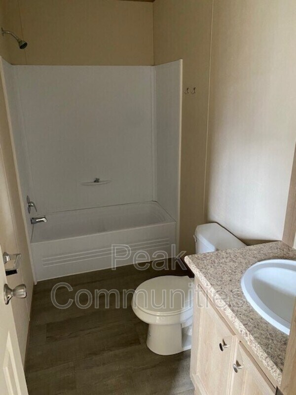 Foto del edificio - 10424 Sunny Mdws Blvd