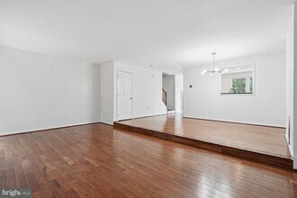 Building Photo - 7706 Hickory Glen Way