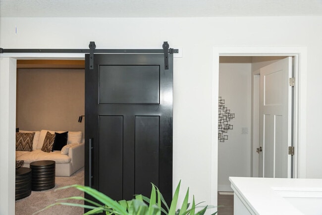 Building Photo - 133 Corner Meadows Way NE