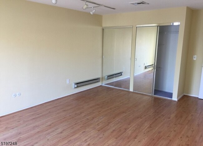 Building Photo - 49 Musano Ct