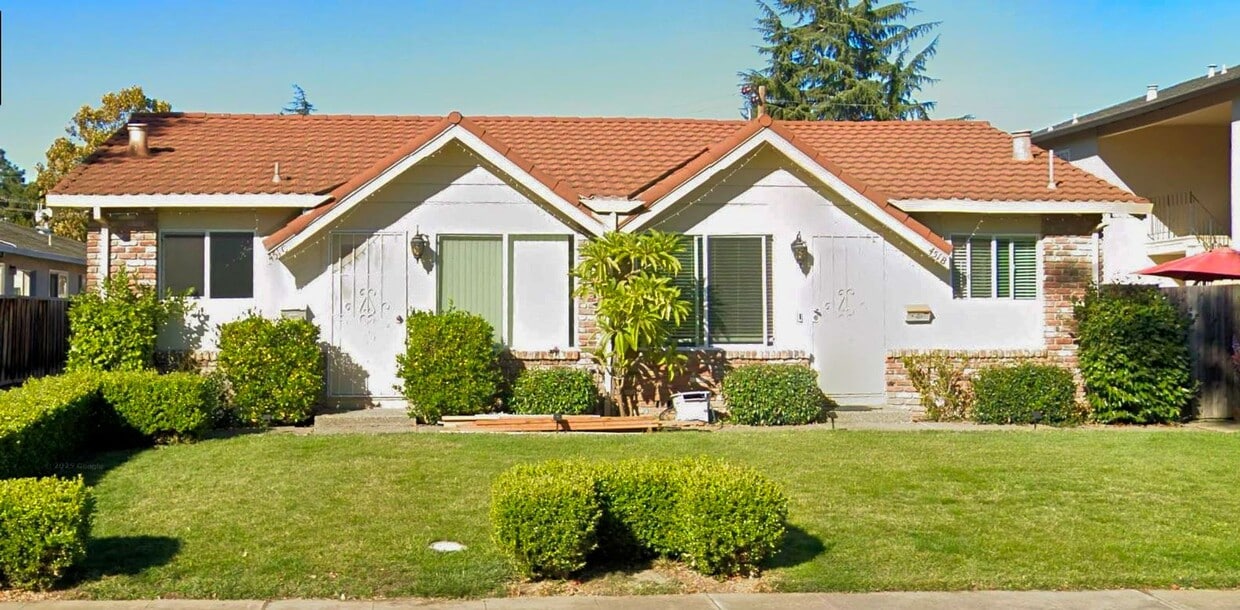 Photo - 01947 - Lease Up - 451 Carneros Ave