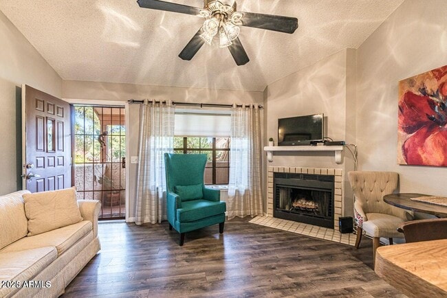 Foto del edificio - 4901 E Kelton Ln