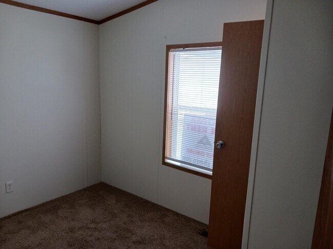 Foto del edificio - 36 Curtis Dr