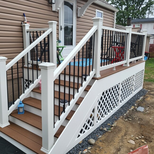 Building Photo - 2425 E Ave