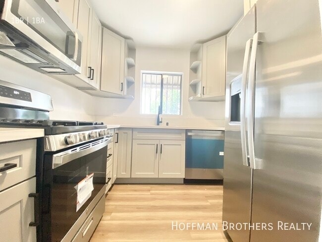 Building Photo - 1240 S Bronson Ave