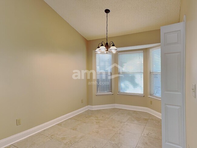 Foto del edificio - 240 Honeysuckle Way