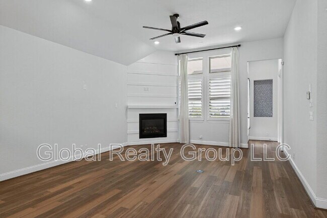 Foto del edificio - 512 Dalton Cove