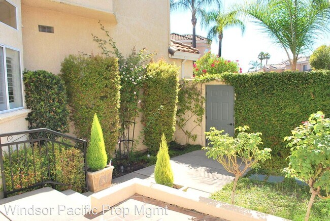Building Photo - 2 br, 2.5 bath House - 215 Majorca Drive