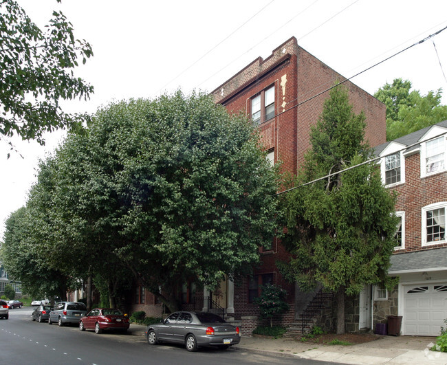 Building Photo - The Allen Lane