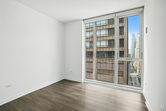 Building Photo - 21 W Randolph St