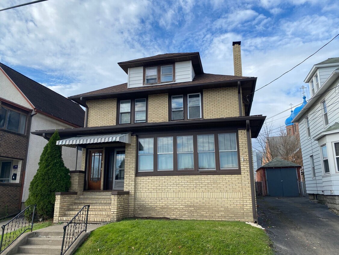 Foto principal - 203 Squires Ave.