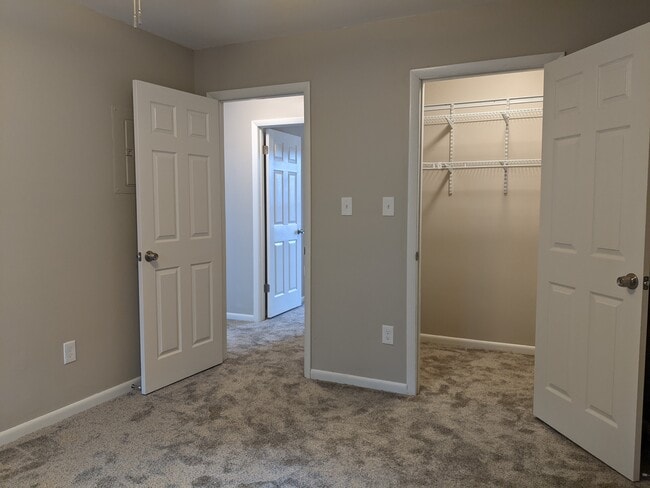 Building Photo - 25D Pine Ln