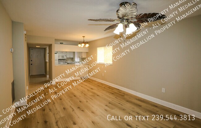 Foto del edificio - 8049 Country Rd