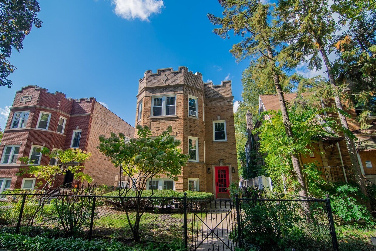 Primary Photo - 1318 Dewey Ave