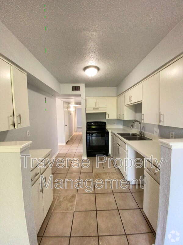 Building Photo - 6812 Trail Lake Dr