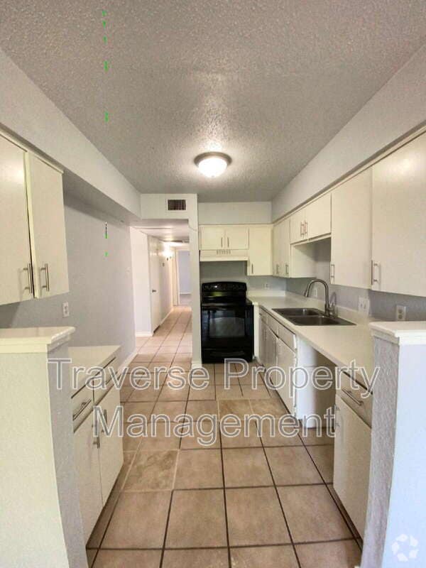Building Photo - 6812 Trail Lake Dr