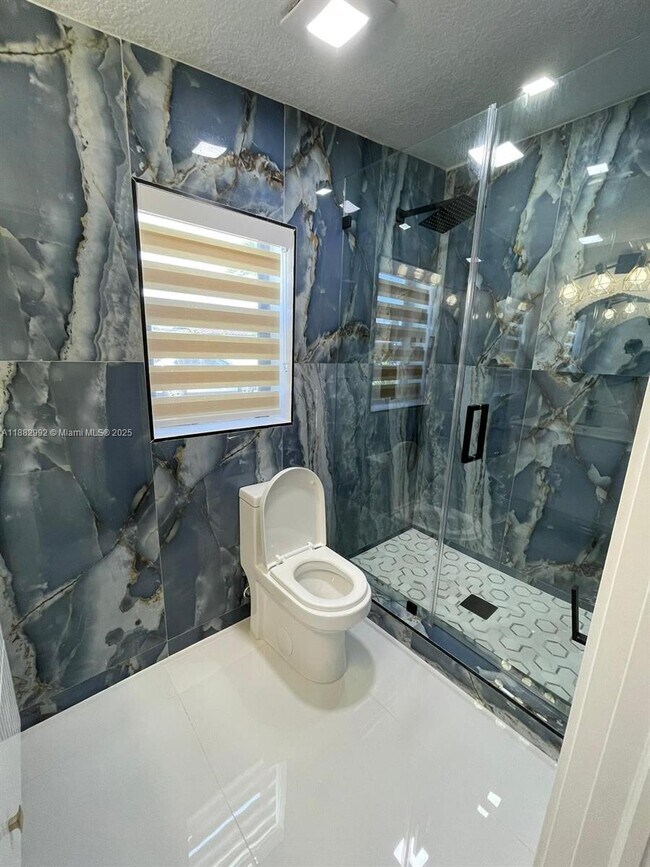 Foto del edificio - 10460 SW 26th Terrace