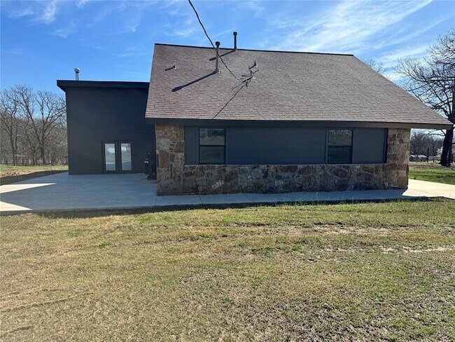 Foto del edificio - 353112 E 860 Rd