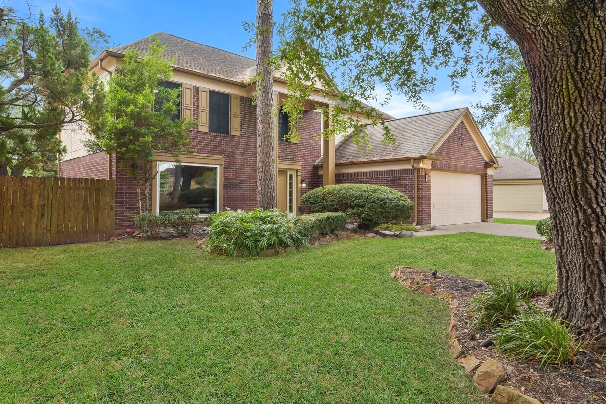 Primary Photo - 630 Hawthorn Pl