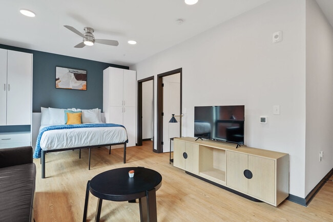 Building Photo - 423 E Michigan St