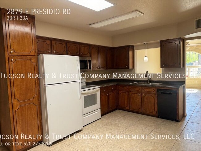 Foto del edificio - 2879 E Presidio Rd
