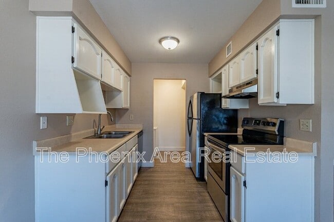 Building Photo - 16657 E Gunsight Dr
