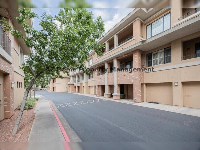Foto del edificio - 2989 N 44th St