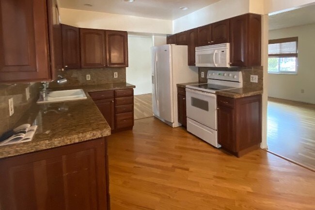 Foto del edificio - 4332 S Everett St