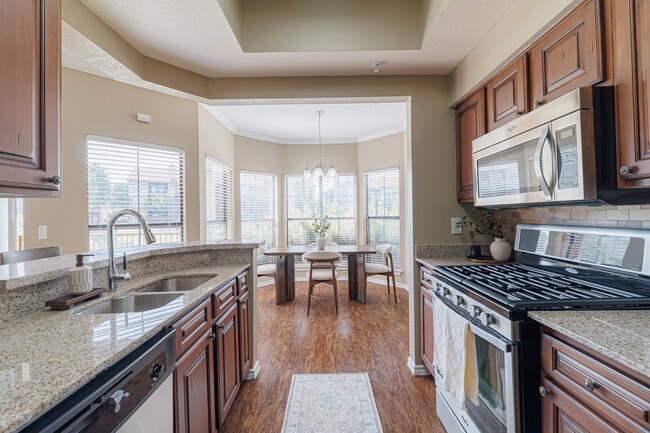 Building Photo - Waters Edge