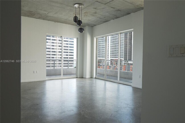Foto del edificio - 133 NE 2nd Ave