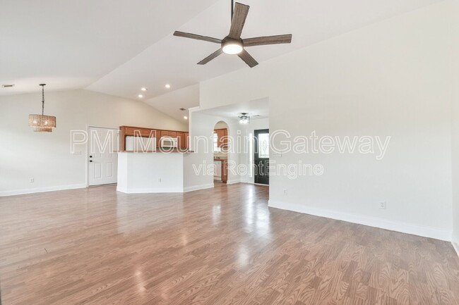 Building Photo - 111 Ash Wood Ln