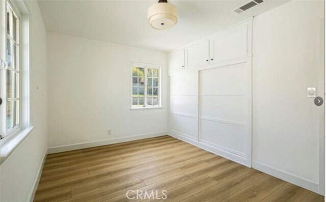 Foto del edificio - 17003 Dubesor St