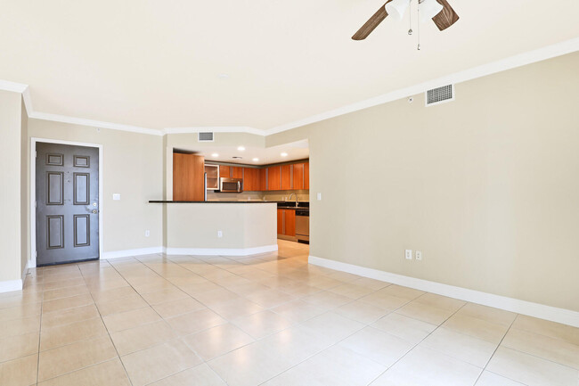Building Photo - 610 Clematis St