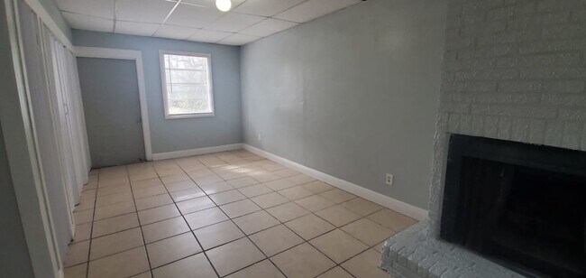 Foto del edificio - Beautiful & Cozy 3/1 in Downtown St.Pete!! Apply for FREE This Holiday Season!