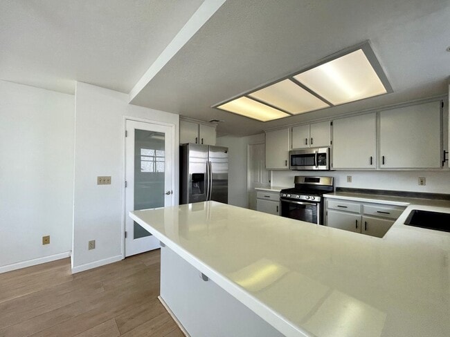 Building Photo - AVAILABLE NOW!! 3 Bedroom 2 Bathroom Home in Yucca Valley!! MOVE IN SPECIAL HALF OFF ONE MONTH'S ...