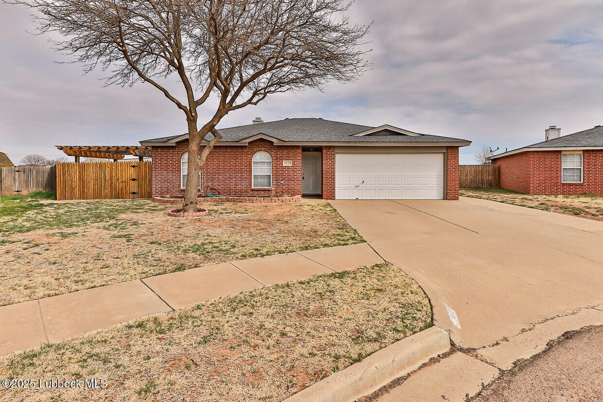 Primary Photo - 6120 7th Dr