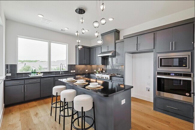 Kitchen - 7621 Hewitt