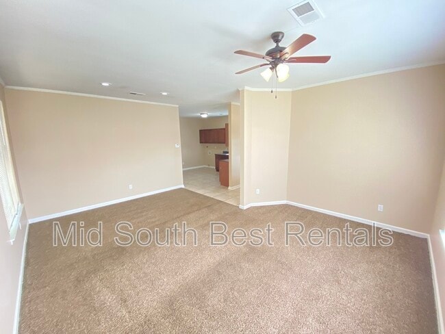 Building Photo - 1368 Gill Ave