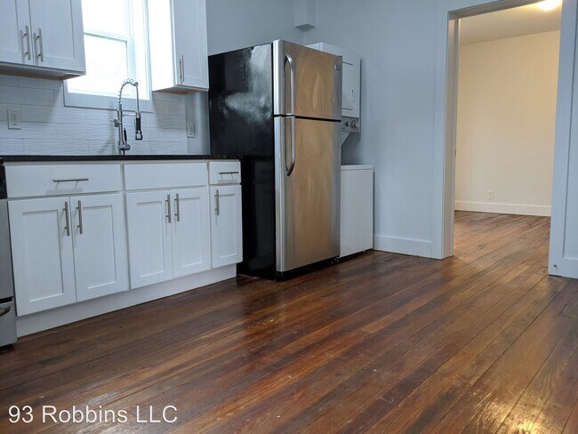Building Photo - 93 Robbins St