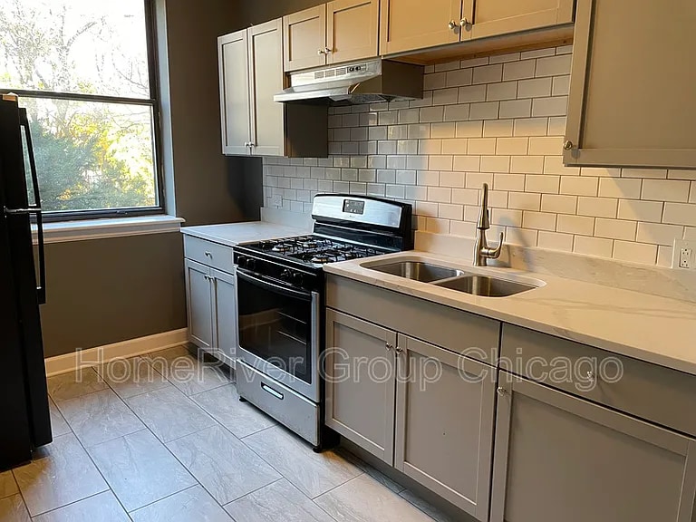 18 S Lavergne Ave Unit 1, Chicago, IL 60644 Room for Rent in Chicago