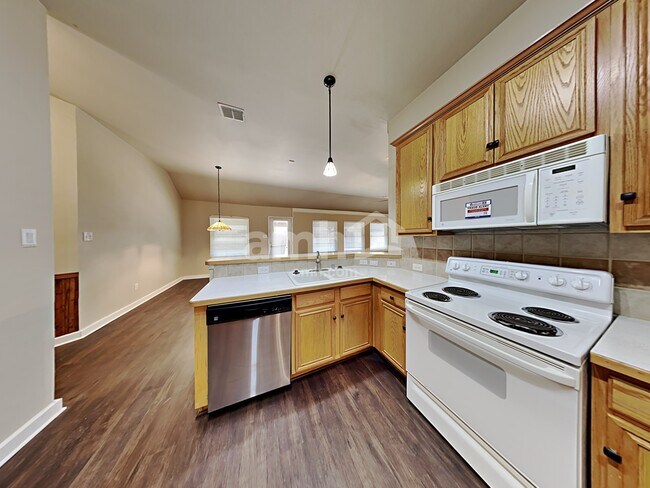 Building Photo - 206 Rock Meadow Trail