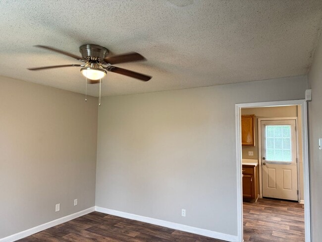 Foto del edificio - 1005 Shadow Ridge Ave