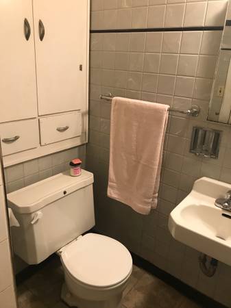 Building Photo - 2806 S Lenox St